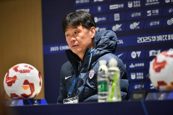 中期国际 领先降级区1分! 足球报: 海牛绝地反击逆转国安, 看到保级曙光